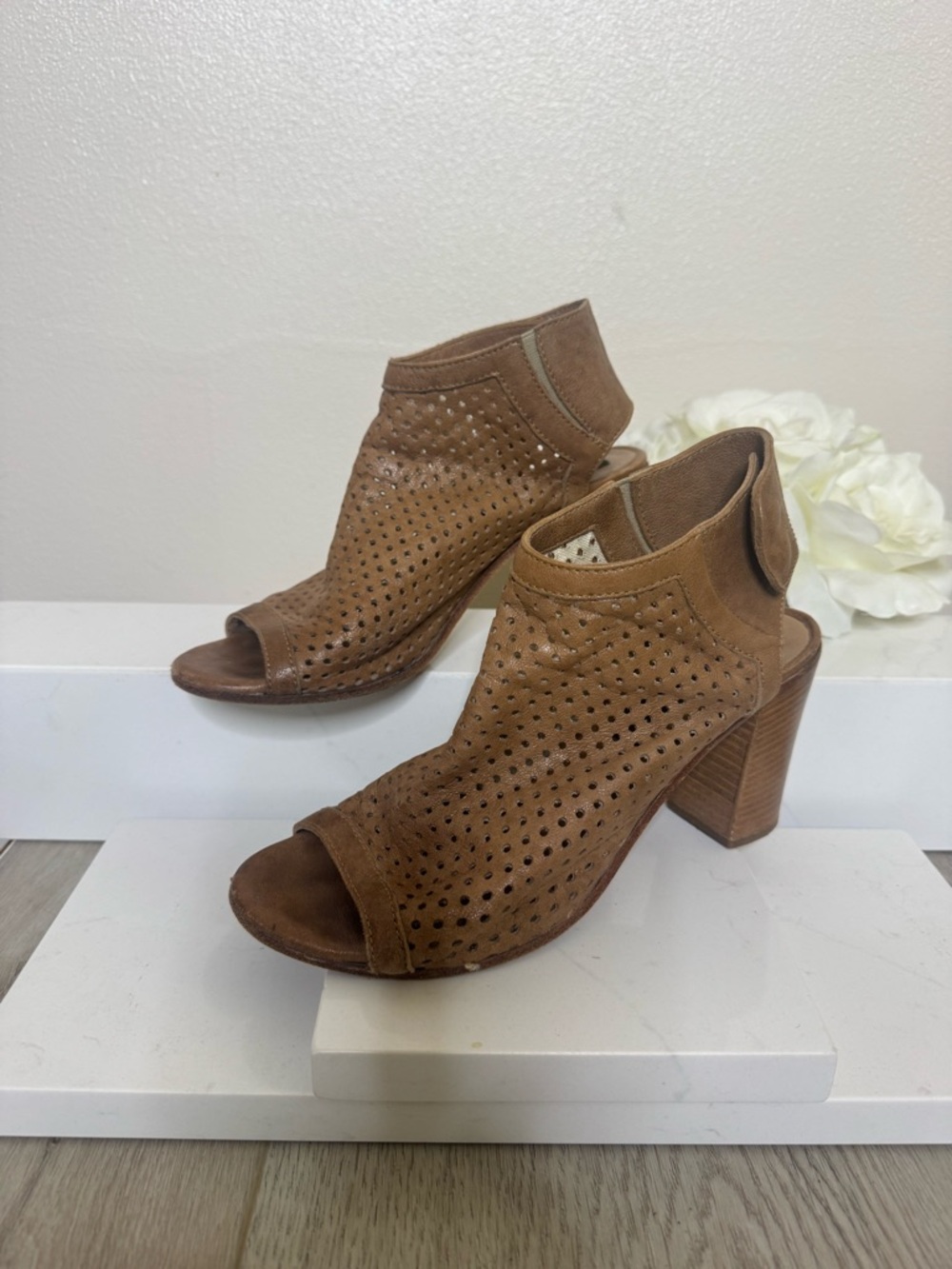 Steve Madden Tan Perforated Peep-Toe Block Heel Booties